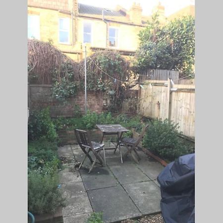 Charming Garden Flat With 2 Large Bedrooms London Exterior foto